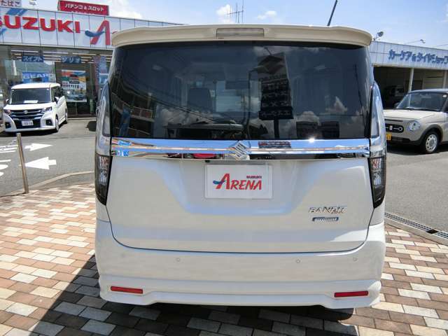 新車・中古車・サービス・カーケア・タイヤから保険までここに来れば車に関することはすべて相談できるお店です。