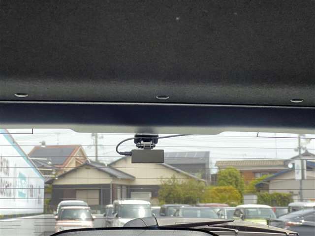 販売するすべての中古車に【ロングラン保証】が付帯します。走行距離無制限・期間は1年間です。保証修理は全国5000箇所のトヨタテクノショップにてお受けいただけます。