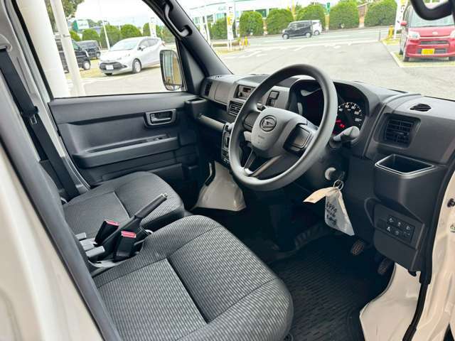 ☆安全装備・衝突軽減ブレーキ付のお車も多数ご用意しております☆詳しくは営業スタッフご相談下さいませ♪