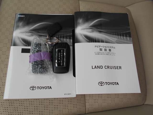 トヨタ ランドクルーザー300 3.5 ZX 4WD 2023年 0.7万キロ (大阪府