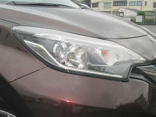 LEDヘッドライト☆ハロゲンヘッドランプと比べて輝度が約3倍の明るさと4倍の長寿命い性能を持っています。