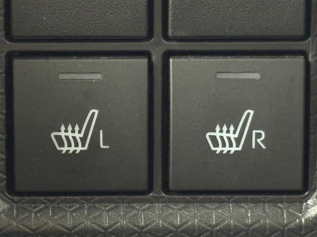 【運転席操作部】『運転席周辺の装備』の画像になります。快適なドライブを楽しむための機能が装備されています！運転席から触れるので使いやすいです！