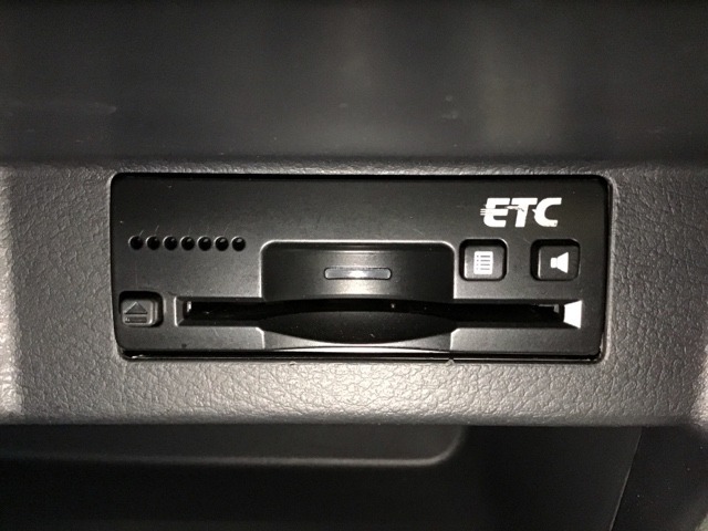 ETC付きで高速道路をノンストップ・キャッシュレスで利用出来ます！スマートインターの出入りも利用可能でとても便利です！