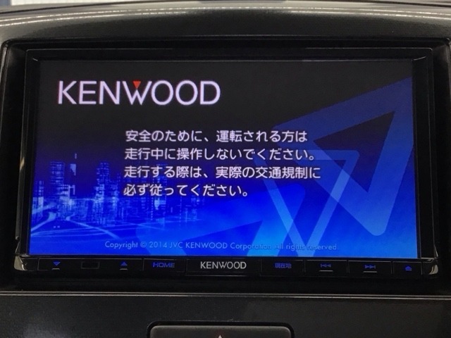 社外メモリーナビ付きです！CD・DVD再生、ワンセグTV視聴、ミュージックプレーヤー接続可能です！