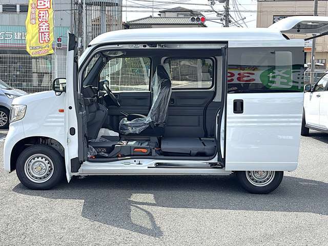 ピラーレスで荷物の積み込みも楽々♪