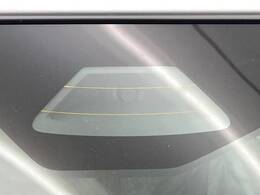 【スズキ　セーフティサポート】走行中に前方の車両等を認識し、衝突しそうな時は警報とブレーキで衝突回避と被害軽減をアシスト。より安全にドライブをお楽しみいただけます。