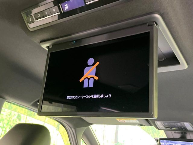 【フリップダウンモニター】大画面モニターで後席でもエンタメをお楽しみいただけます。小さなお子様にも大人気の装備です♪