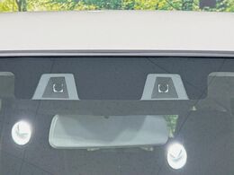 【スズキ　セーフティサポート】走行中に前方の車両等を認識し、衝突しそうな時は警報とブレーキで衝突回避と被害軽減をアシスト。より安全にドライブをお楽しみいただけます。