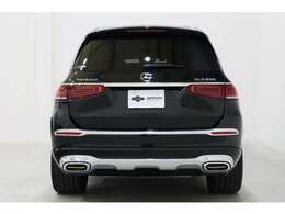 メルセデス・マイバッハとして初のSUVモデルとなります。