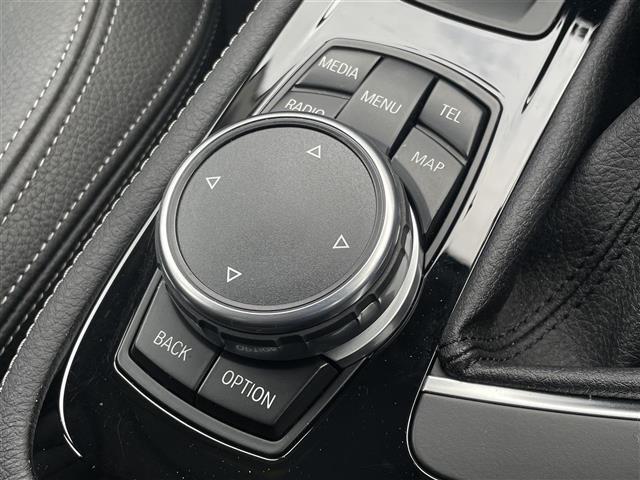 【運転席操作部】『運転席周辺の装備』の画像になります。快適なドライブを楽しむための機能が装備されています！運転席から触れるので使いやすいです！