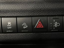 ●ダウンヒルアシストコントロール：車両重量が重い車には見慣れた装備ですね！悪路・雪道などの下り坂でもスピードを一定速にコントロールしてくれます。