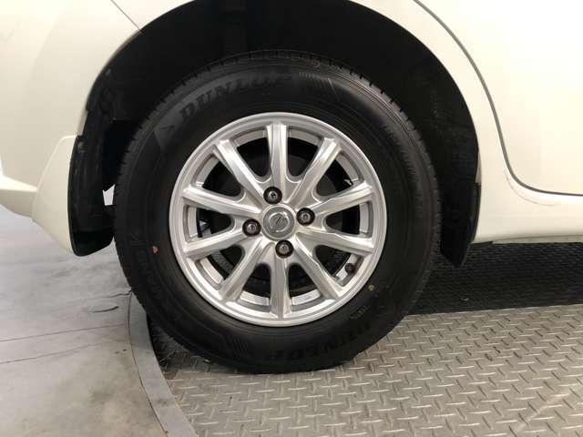タイヤサイズは185/70R14です☆
