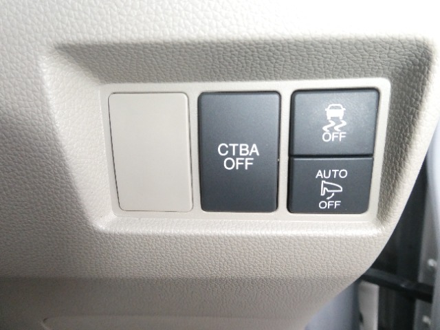 CTBA（シティブレーキアクティブシステム・低速域衝突軽減ブレーキ＋誤発進抑制機能）付き。安全運転第一ですが、いざという時の装備があるとさらに安心です。