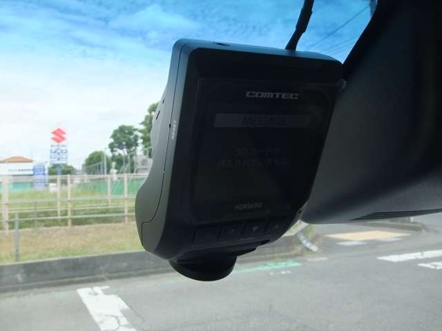 万が一の時に付いてて安心ドライブレコーダー