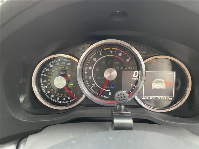 【　メーター　】メーターまわりも鮮やかに照らし出され、デザイン、安全性ともにバッチリですね♪