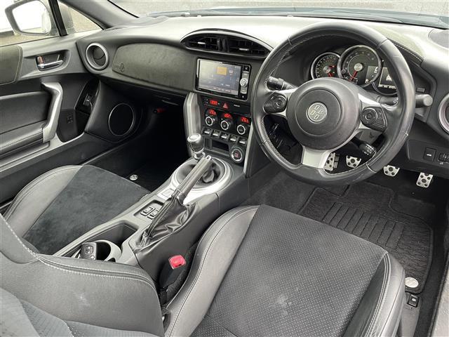 店舗にて現車の確認もいただけますので、お電話で在庫のご確認の上是非ご来店くださいませ！！！