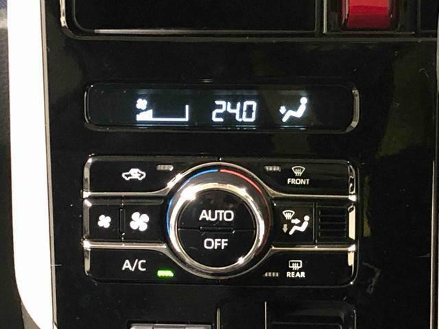 AUTOエアコンを装備しています♪室内の温度を設定するとセンサーが室温を感知して、温度、風量を自動的にコントロ-ルして快適な空間を作ってくれます！