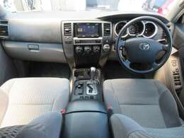 まとまりのあるインテリアすっきりとして広々としています。操作性もよく疲れにくい設計です。