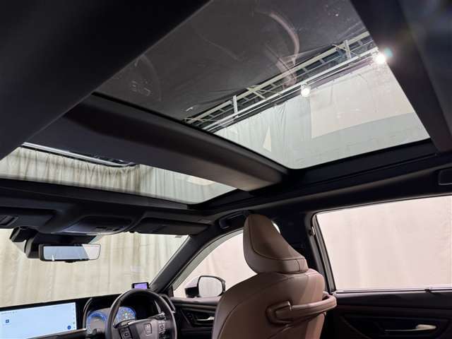 サンルーフ装備車両！　晴れやかな気分でドライブを楽しむことが出来ますよ♪
