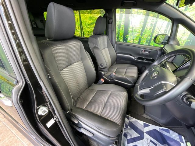 運転席シート廻りは使用感も少なく、良好な状態となっています。丁寧に使われていたことがよくわかりますね。