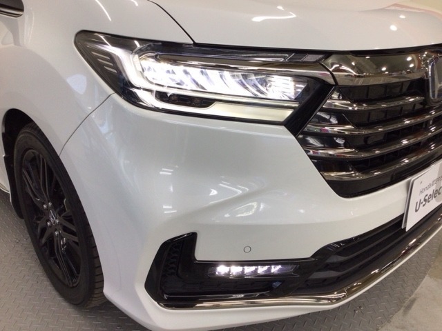 【LEDヘッドライト】ディスチャージヘッドライト（HID）と同等の明るさで、夜道や雨天走行が明るく視界良好！！　フォグライトも装備で、安心感さらにUPです♪安心ドライブを楽しんで下さい♪