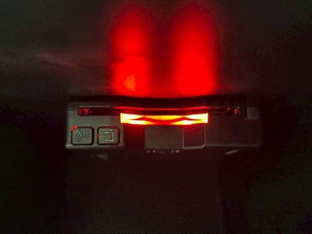 【ETC車載器】を装備しておりますので、ご納車直後からの遠距離ドライブも可能です。土日の利用料金の割引や、朝夕の通行料金を割引料金で高速道路をお楽しみいただけます。