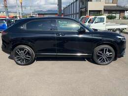 お車の車検・オイル交換・修理・鈑金塗装・ガラス修理・デントリペア・ボディコーティングなども幅広く対応しております。その際は無料で代車を貸し出し致します。車の事は何でもお任せください！