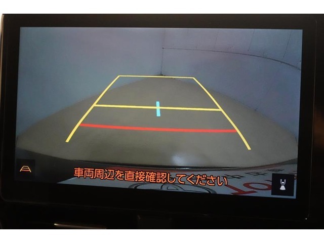 バックモニター搭載で車庫入れ安心！車庫入れが苦手な人もこれで安心！