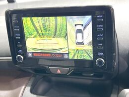 【パノラミックビューモニター】専用のカメラにより、上から見下ろしたような視点で360度クルマの周囲を確認することができます☆死角部分も確認しやすく、狭い場所での切り返しや駐車もスムーズに行えます。