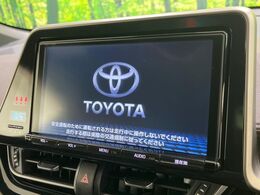 【純正ナビ】人気の純正ナビを装備。オーディオ機能も充実しており、Bluetooth接続すればお持ちのスマホやMP3プレイヤーの音楽を再生可能！毎日の運転がさらに楽しくなります！！