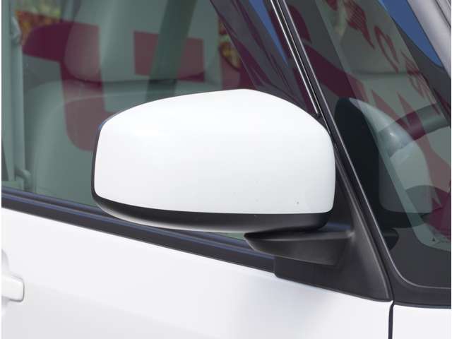 電動格納ミラーでとても便利です