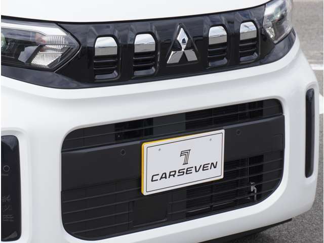 【クリアランスソナー】バンパーに付いたセンサーが障害物を検知。一定の距離に近づくとアラートで教えてくれます。狭い駐車スペースや車庫入れ時も安心です。