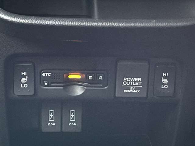 ETC車載器、運転席・助手席にシートヒーターが付いています。
