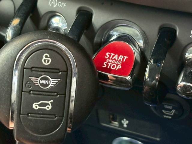 プッシュスタート＆スマートキーを装備！