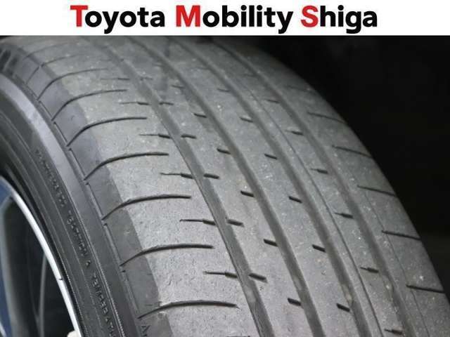タイヤの残り溝もまだまだ十分あります。
