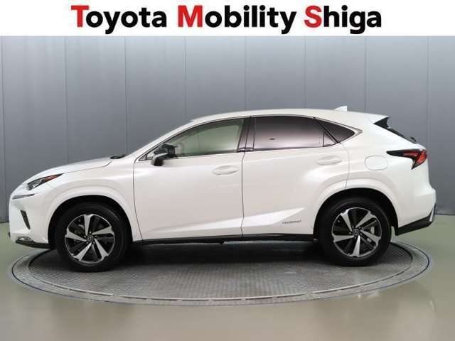 中古車の総合評価や内外装の状態などがひと目でわかるよう、トヨタ車のプロの検査員が車両状態を検査した「車両検査証明書」をご用意しています。