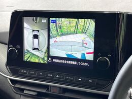 【アラウンドビューモニター】専用のカメラにより、上から見下ろしたような視点で360度クルマの周囲を確認することができます☆死角部分も確認しやすく、狭い場所での切り返しや駐車もスムーズに行えます。