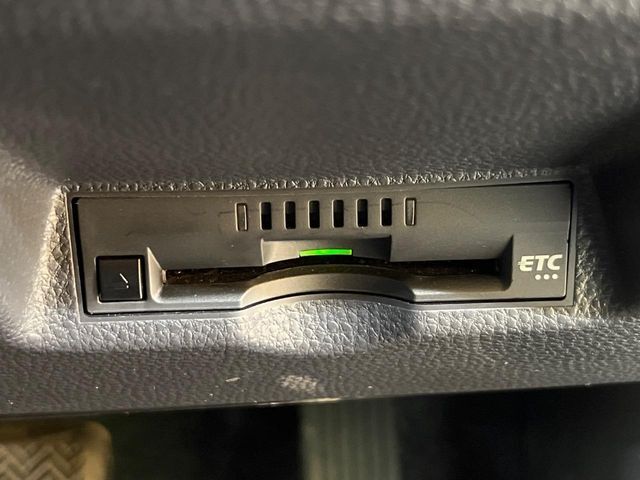 【ETC】高速道路の料金所をストレスなく通過！話題のスポットやサービスエリアに多い「スマートIC」利用時は必須のアイテムです。当店でセットアップを実施、ご納車当日からすぐにご利用いただけます！