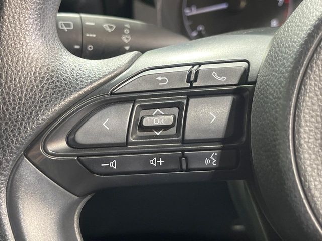 【ステアリングスイッチ】運転中、前方から目線をそらすことなく、オーディオ等の操作が可能な便利機能！安心＆快適なドライブを演出してくれます♪