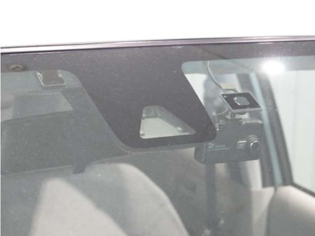 運転する人も、そうでない人も、家族みんなが安心して、自由にお出かけできる生活をサポートする先進機能。