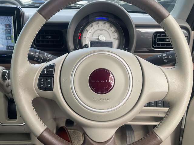 革巻きステアリング、ステアリングスイッチ