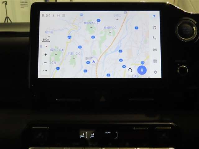 ＜コネクティッドナビ＞：ご利用には別途契約が必要になります。（無償利用期間は初度登録年月から5年間です）詳しくはスタッフまでお問合せください。