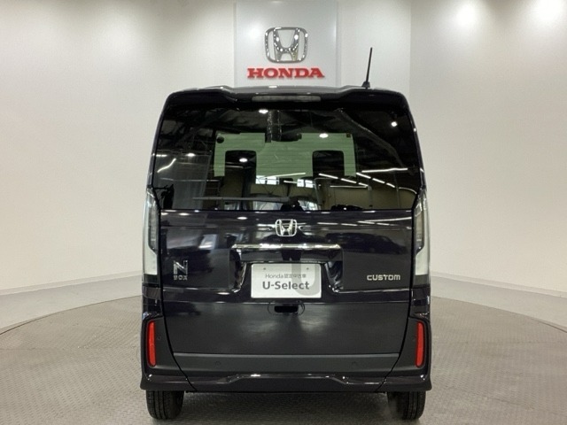 Honda認定中古車 U-Selectは3つの安心をお約束します。　1　Hondaのプロが整備した安心。 2　第三者機関がチェックした安心。　3　購入後もHondaが保証する安心。