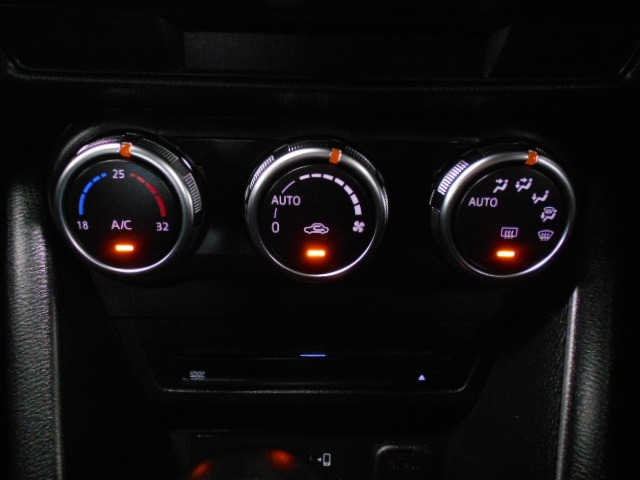 オートエアコンタイプなので細かい操作なしで快適温度に調整してくれます。季節の変わり目のわずらわしさはありませんね♪