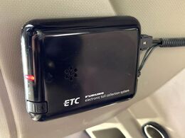 【ETC】高速道路の料金所をストレスなく通過！話題のスポットやサービスエリアに多い「スマートIC」利用時は必須のアイテムです。当店でセットアップを実施、ご納車当日からすぐにご利用いただけます！