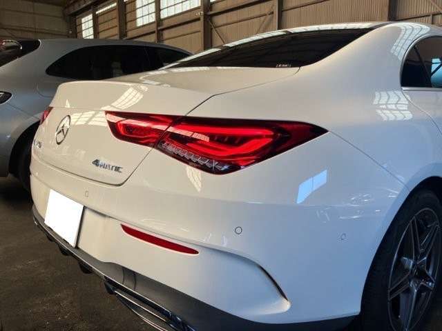 凄くきれいなCLA250が入庫致しました。ハーフレザーシートや360°カメラなどもついております。