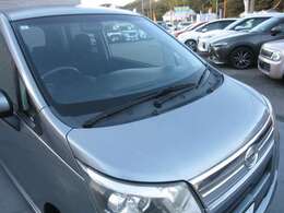 しっかり閉まる＆塗装もキレイ！エンジンルームの状態もチェック済み◎