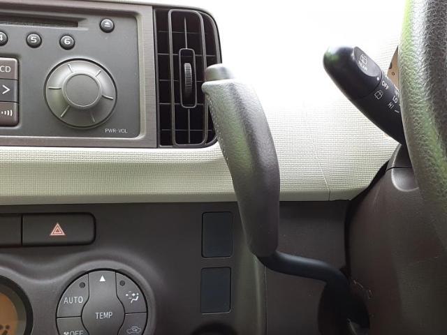 WECARSの展示場では実際に見て、触ってお車をお選びいただけます！知識の豊富な営業スタッフが様々なカーライフをご提案いたします！