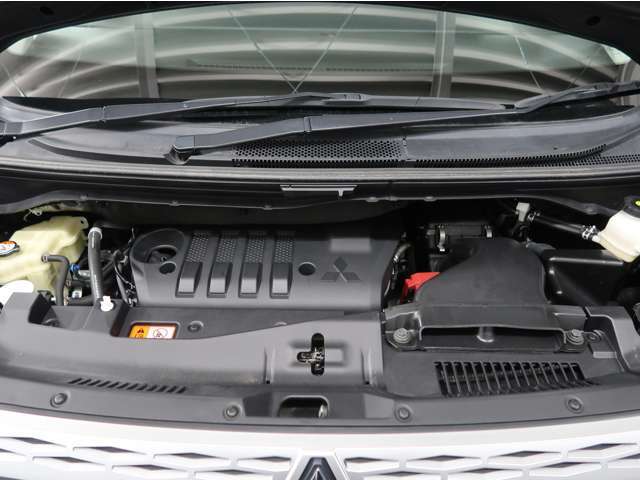 2.2Lコモンレール式DI‐Dクリーンディーゼルターボエンジンを搭載し、8速スポーツモードA/Tを組み合わせ