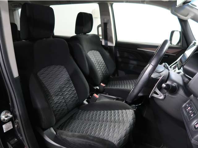 運転席パワーシート　　前席シートヒーター